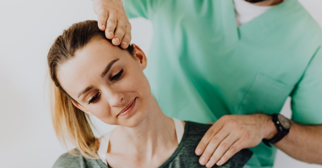 Manipulação da coluna cervical: Riscos e Benefícios