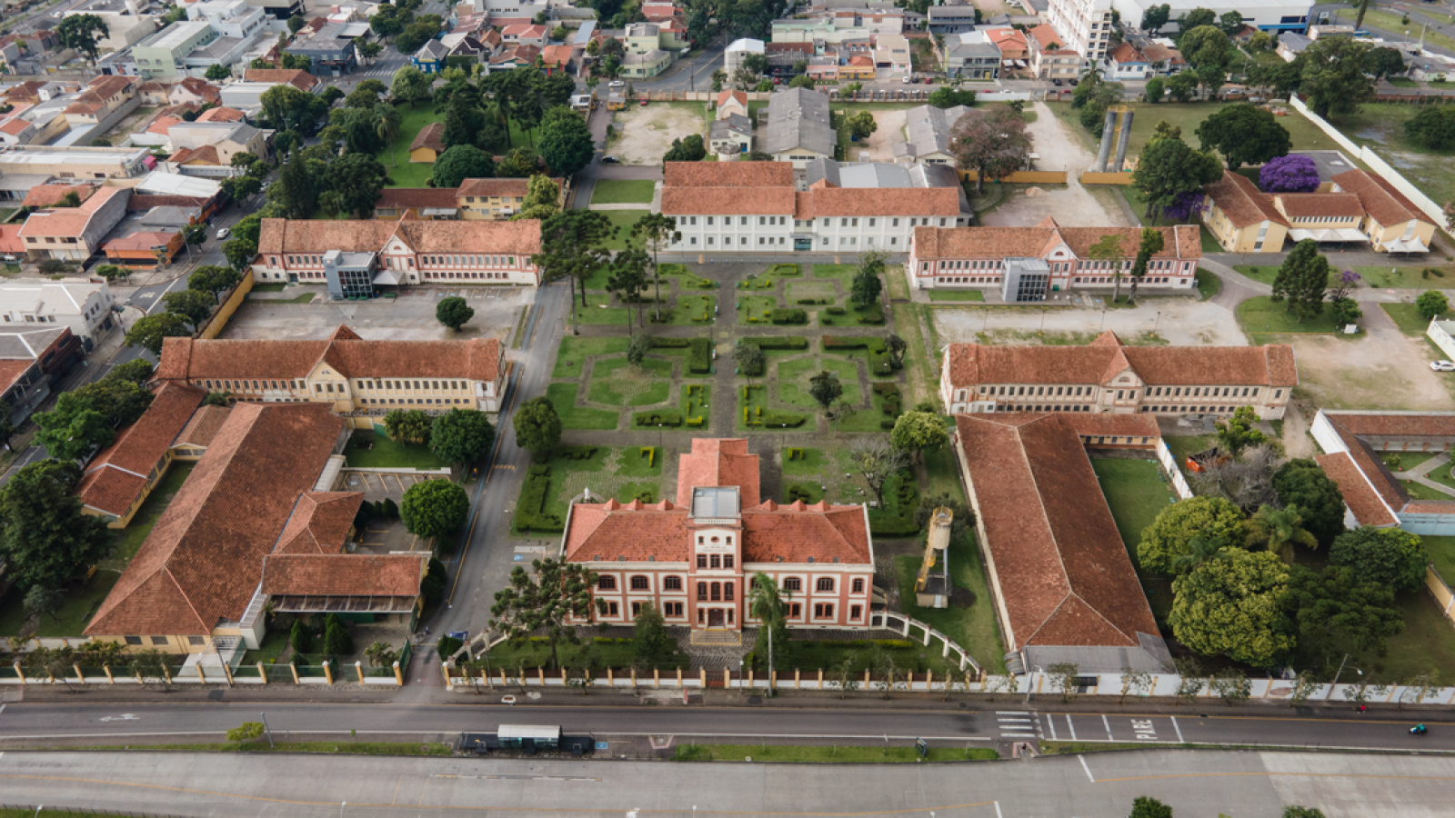 Prefeitura de Bento Gonçalves – RS abre inscrições para Concurso com mais de 100 vagas
